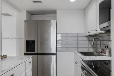 Copropriété à vendre à North Miami Beach, Floride: 1 chambre, 65.96 m2 № 2377372 - photo 25