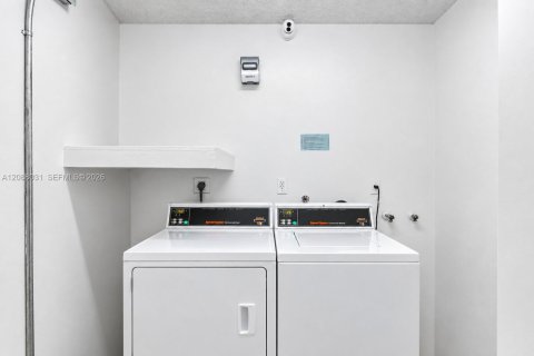 Copropriété à vendre à North Miami Beach, Floride: 1 chambre, 65.96 m2 № 2377372 - photo 29