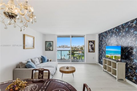 Copropriété à vendre à North Miami Beach, Floride: 1 chambre, 65.96 m2 № 2377372 - photo 5