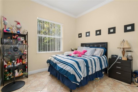 House in Miami, Florida 4 bedrooms, 170.38 sq.m. № 1770433 - photo 16