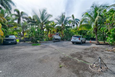 House in Miami, Florida 4 bedrooms, 170.38 sq.m. № 1770433 - photo 28