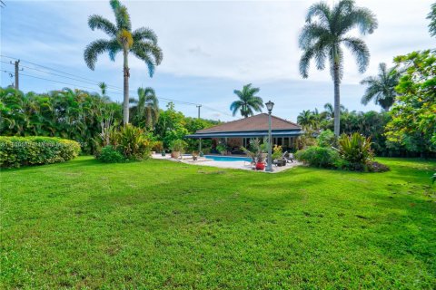 House in Miami, Florida 4 bedrooms, 170.38 sq.m. № 1770433 - photo 26