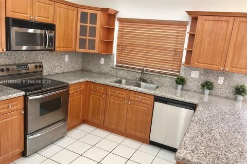 Adosado en alquiler en Doral, Florida, 3 dormitorios, 113.25 m2 № 2044750 - foto 17