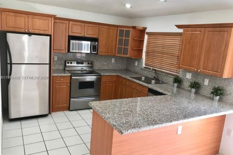 Adosado en alquiler en Doral, Florida, 3 dormitorios, 113.25 m2 № 2044750 - foto 22