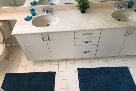 Adosado en alquiler en Doral, Florida, 3 dormitorios, 113.25 m2 № 2044750 - foto 19