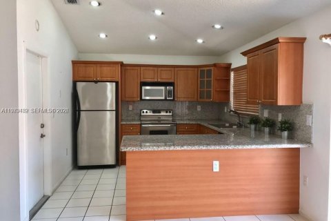 Adosado en alquiler en Doral, Florida, 3 dormitorios, 113.25 m2 № 2044750 - foto 23