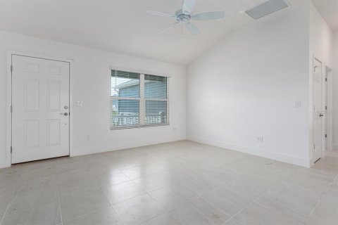 Villa ou maison à louer à The Villages, Floride: 3 chambres, 129.32 m2 № 1913041 - photo 3
