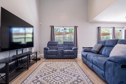 House in Orlando, Florida 3 bedrooms, 126.16 sq.m. № 1806785 - photo 2