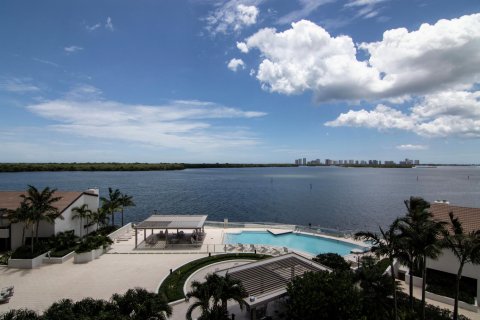Condominio en venta en North Palm Beach, Florida, 3 dormitorios, 318.56 m2 № 2260162 - foto 3