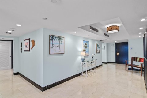Condominio en venta en North Palm Beach, Florida, 3 dormitorios, 318.56 m2 № 2260162 - foto 9