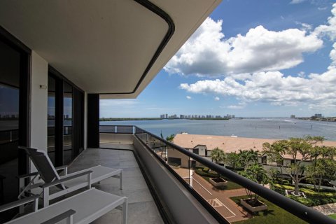 Condominio en venta en North Palm Beach, Florida, 3 dormitorios, 318.56 m2 № 2260162 - foto 23