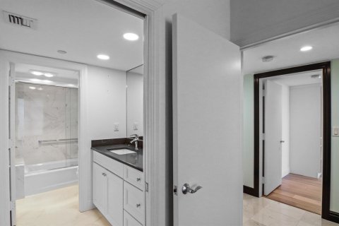 Condominio en venta en North Palm Beach, Florida, 3 dormitorios, 318.56 m2 № 2260162 - foto 15