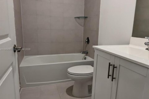 Снять в аренду таунхаус в Хомстед, Флорида 3 спальни, 129.41м2, № 2009052 - фото 9