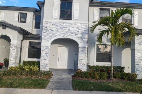 Снять в аренду таунхаус в Хомстед, Флорида 3 спальни, 129.41м2, № 2009052 - фото 15