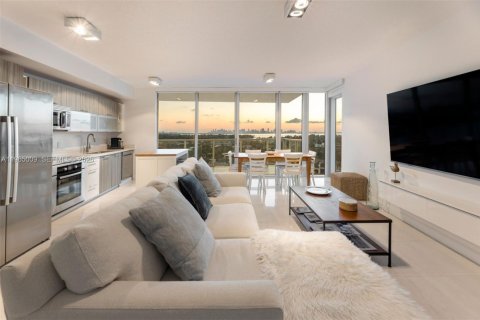 Condo in Miami Beach, Florida, 3 bedrooms  № 2027148 - photo 7