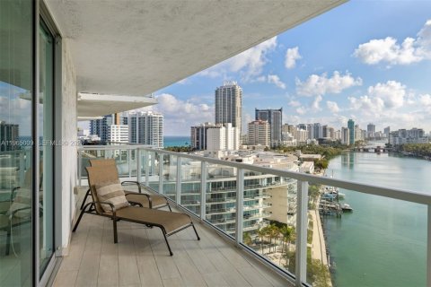 Condo in Miami Beach, Florida, 3 bedrooms  № 2027148 - photo 25