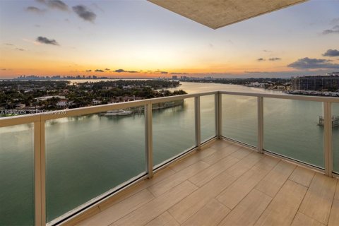 Condo in Miami Beach, Florida, 3 bedrooms  № 2027148 - photo 20