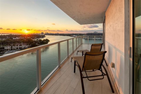 Condo in Miami Beach, Florida, 3 bedrooms  № 2027148 - photo 24