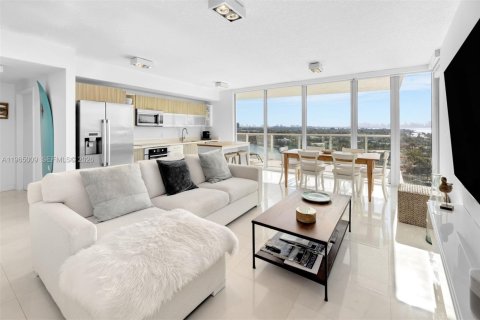 Condo in Miami Beach, Florida, 3 bedrooms  № 2027148 - photo 3