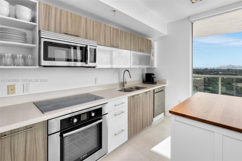 Condo in Miami Beach, Florida, 3 bedrooms  № 2027148 - photo 10