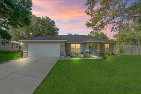 House in Summerfield, Florida 3 bedrooms, 148.36 sq.m. № 1746355 - photo 1