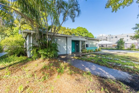 Купить коммерческую недвижимость в Норт-Майами-Бич, Флорида № 2015366 - фото 4