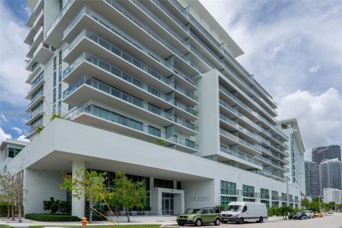 Condo in Miami, Florida  № 2063386 - photo 10