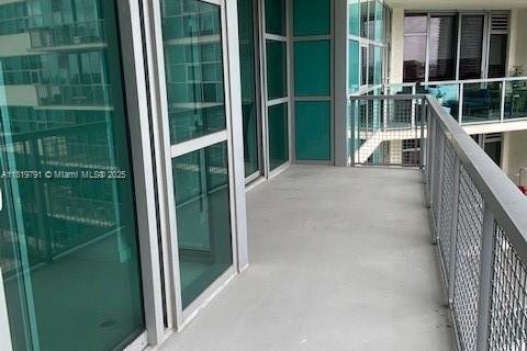 Condo in Miami, Florida, 2 bedrooms  № 1779518 - photo 17