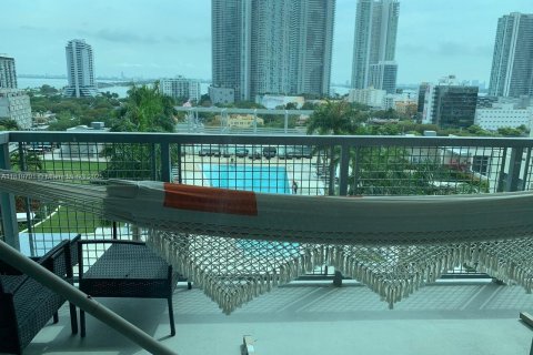 Condo in Miami, Florida, 2 bedrooms  № 1779518 - photo 2