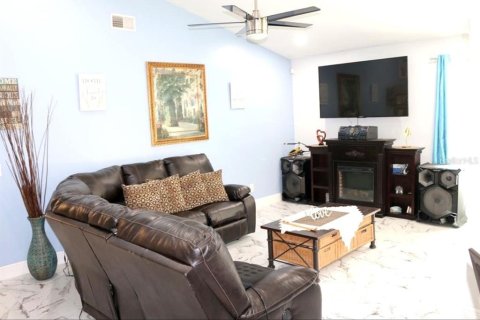 Casa en venta en Kissimmee, Florida, 3 dormitorios, 118.91 m2 № 2213436 - foto 4