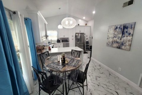 Casa en venta en Kissimmee, Florida, 3 dormitorios, 118.91 m2 № 2213436 - foto 9