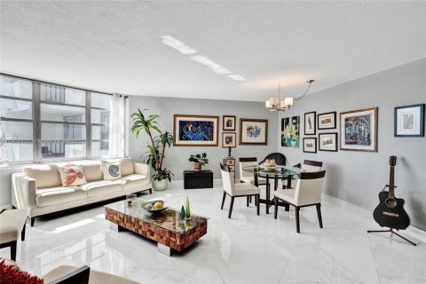 Condo in Aventura, Florida, 1 bedroom  № 1953556 - photo 10