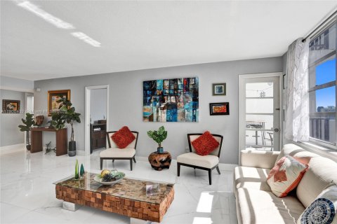 Condo in Aventura, Florida, 1 bedroom  № 1953556 - photo 9