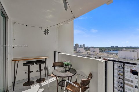Condo in Aventura, Florida, 1 bedroom  № 1953556 - photo 24