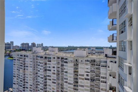 Condo in Aventura, Florida, 1 bedroom  № 1953556 - photo 27