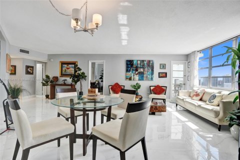 Condo in Aventura, Florida, 1 bedroom  № 1953556 - photo 1