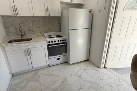 Villa ou maison à louer à Hollywood, Floride: 285.58 m2 № 1998621 - photo 5