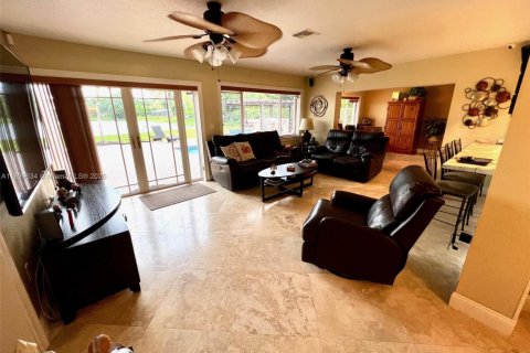 Villa ou maison à vendre à Miami Lakes, Floride: 3 chambres, 224.17 m2 № 1954550 - photo 12