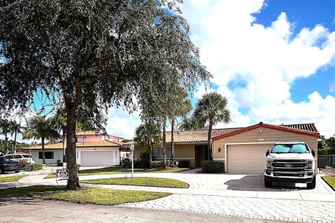 Villa ou maison à vendre à Miami Lakes, Floride: 3 chambres, 224.17 m2 № 1954550 - photo 2