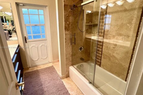 Villa ou maison à vendre à Miami Lakes, Floride: 3 chambres, 224.17 m2 № 1954550 - photo 18