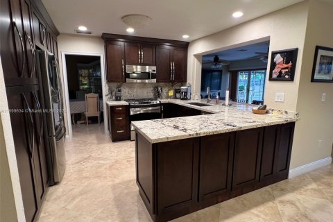 Villa ou maison à vendre à Miami Lakes, Floride: 3 chambres, 224.17 m2 № 1954550 - photo 10