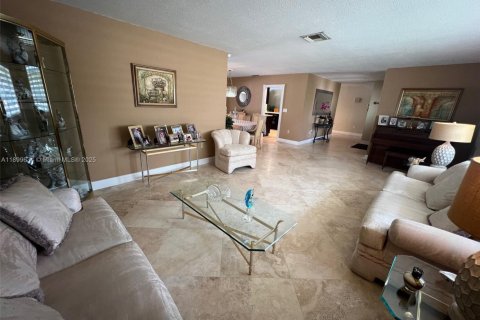 Villa ou maison à vendre à Miami Lakes, Floride: 3 chambres, 224.17 m2 № 1954550 - photo 6