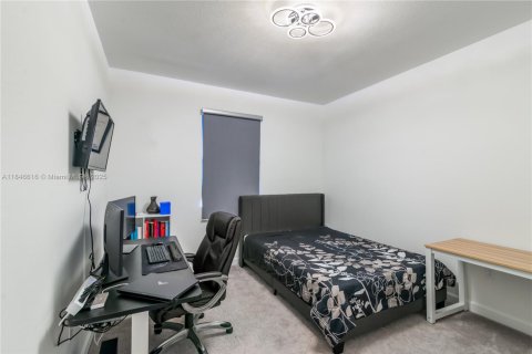 House in Miami, Florida 5 bedrooms № 1845655 - photo 22