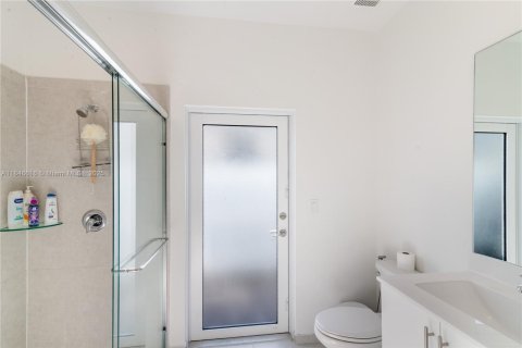 House in Miami, Florida 5 bedrooms № 1845655 - photo 27