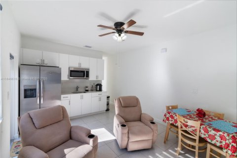 House in Miami, Florida 5 bedrooms № 1845655 - photo 24