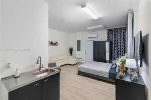 House in Miami, Florida 5 bedrooms № 1845655 - photo 26
