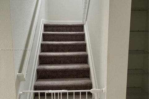 House in Miami, Florida 5 bedrooms № 1845655 - photo 13