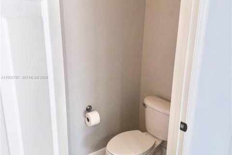 Townhouse in Miramar, Florida 4 bedrooms, 154.78 sq.m. № 2066404 - photo 9