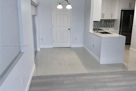 Townhouse in Miramar, Florida 4 bedrooms, 154.78 sq.m. № 2066404 - photo 7