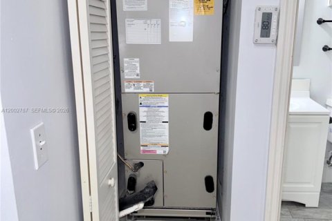 Townhouse in Miramar, Florida 4 bedrooms, 154.78 sq.m. № 2066404 - photo 24